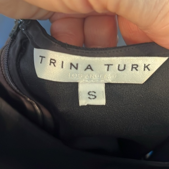 Trina Turk Sheath Dress Sleeveless Asymmetrical Hem Pockets Size Small Black - Picture 7 of 9